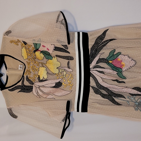 Upustyle Gardenia Embroidered Short Sleeve Midi Leght Dress - Picture 8 of 17